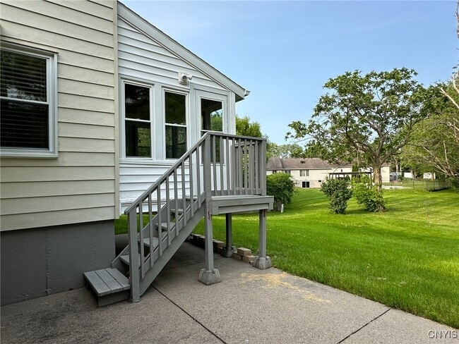 Building Photo - 6846 Crystalwood Dr