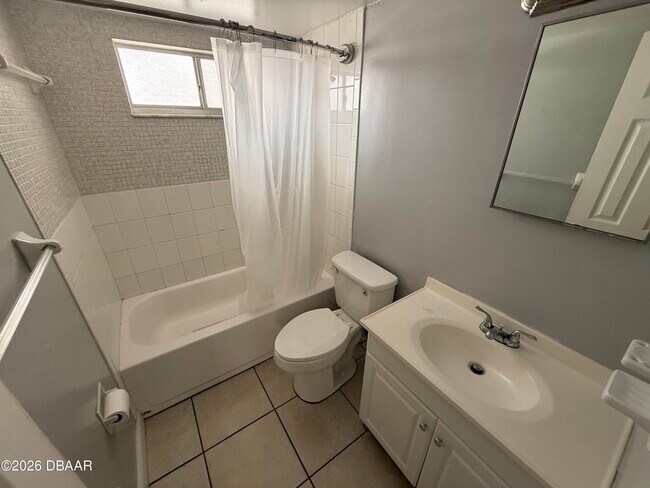 Building Photo - 1850 S Park Ave