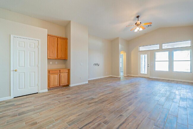 Building Photo - 11570 W Yuma St