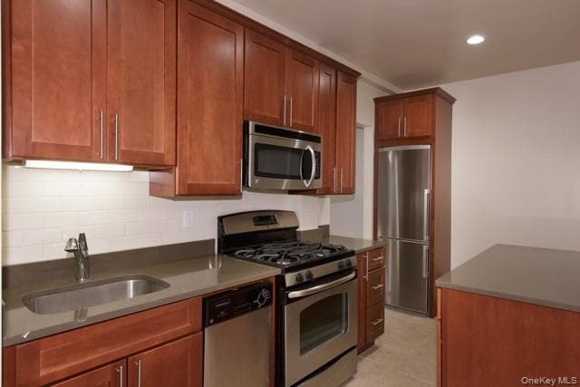 Building Photo - 365 Stewart Ave