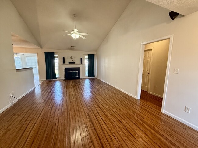 Building Photo - 254 Meadow Pathway Dr