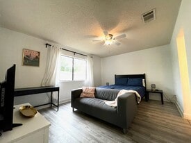 Building Photo - 11922 Tobler Trl