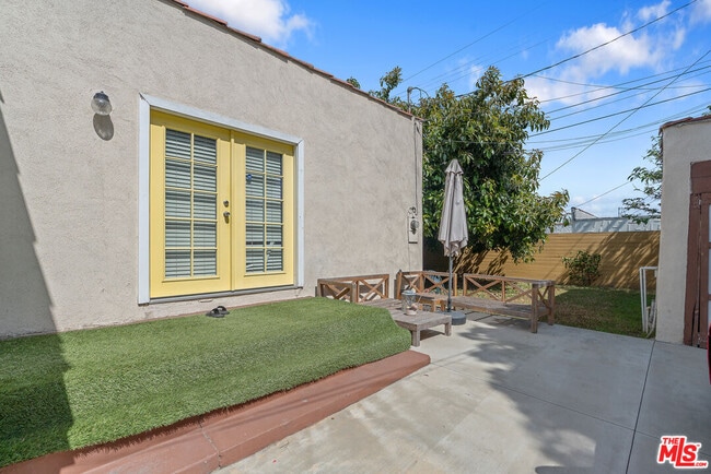 Building Photo - 3111 W 69th St