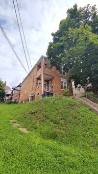 Building Photo - 409 Kingsboro St
