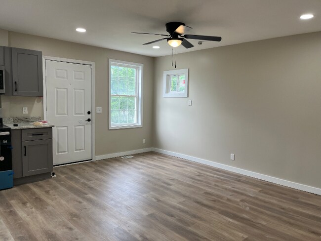 Building Photo - 2741 Jones Ave