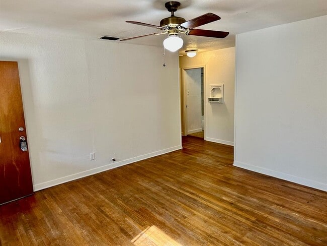 Building Photo - 931 Cheatham St