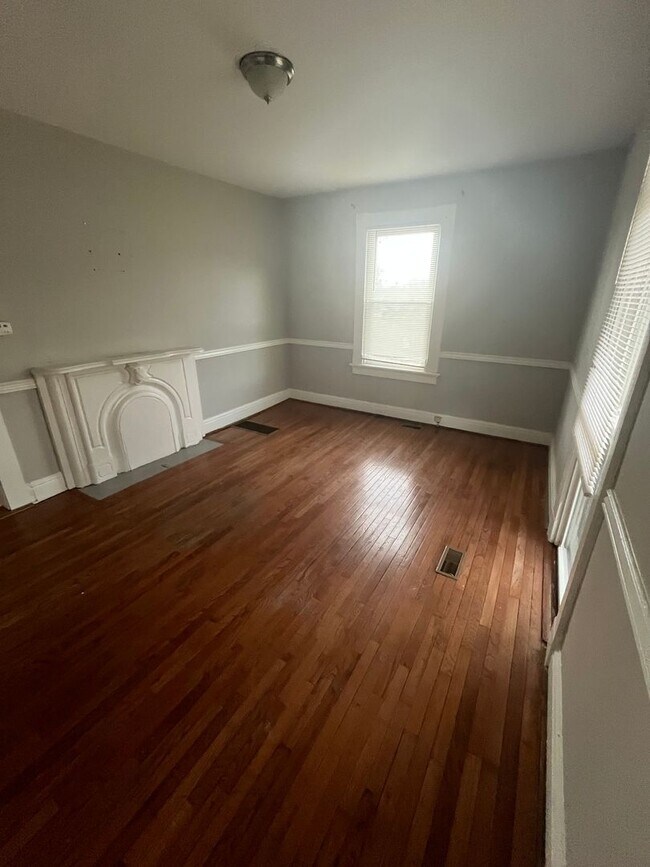 Building Photo - 4805 Eastern Ave