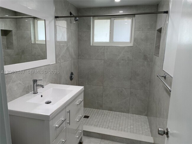 Building Photo - 8640 SW 125th St