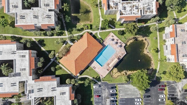 Building Photo - 1820 SW 81st Ave