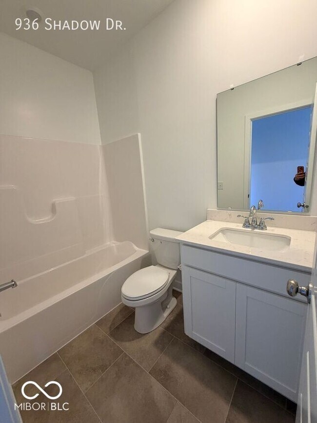 Building Photo - 936 Shadow Dr