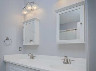 Building Photo - 1215 Heritage Commons Ct