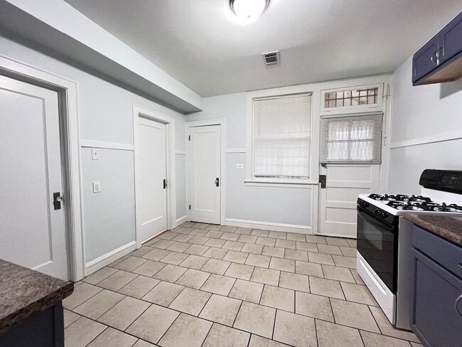 Building Photo - 6424 S Talman Ave