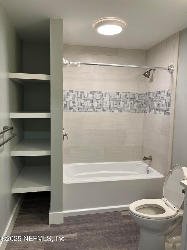 Building Photo - 200 Ironwood Dr