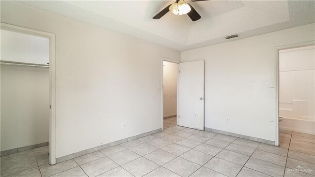 Building Photo - 15 Cuesta Del Sol St