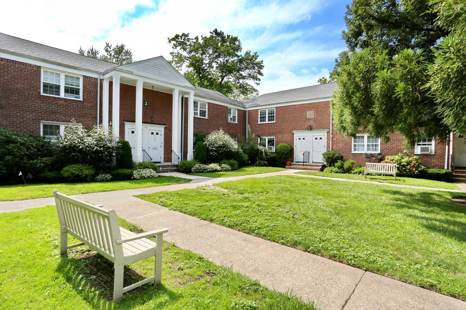 Building Photo - 100 Huguenot Ave