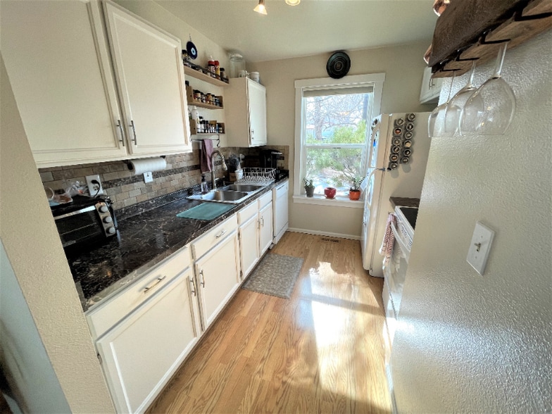 Building Photo - 2340 Dalton Dr
