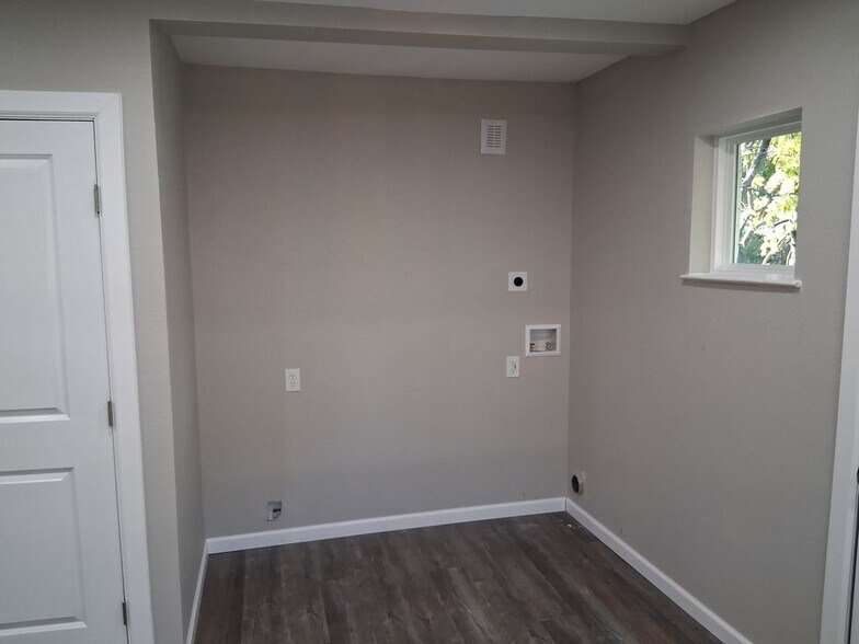 Building Photo - 5009 Cottey St