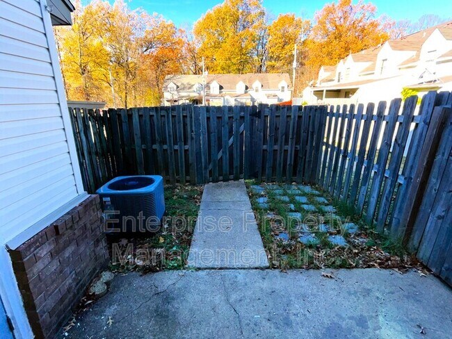 Building Photo - 3727 New Covington Pike