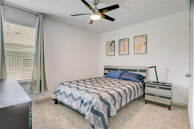 Building Photo - 1254 Truckee River Dr