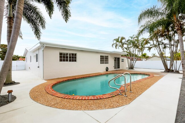 Building Photo - 6573 Eaton St