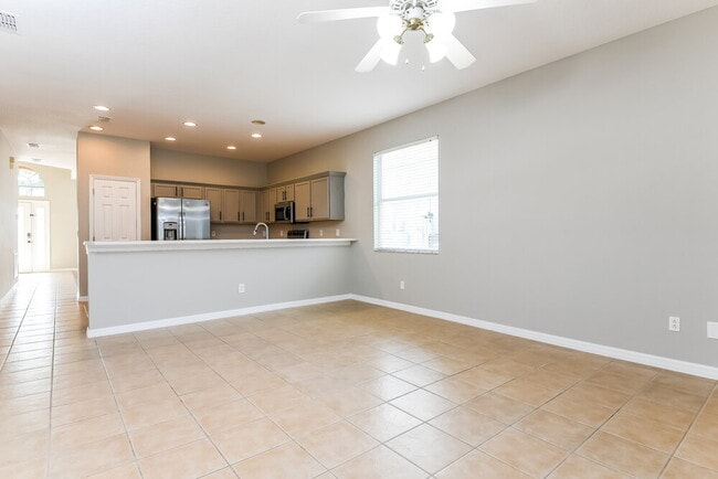 Building Photo - 323 Higher Combe Dr