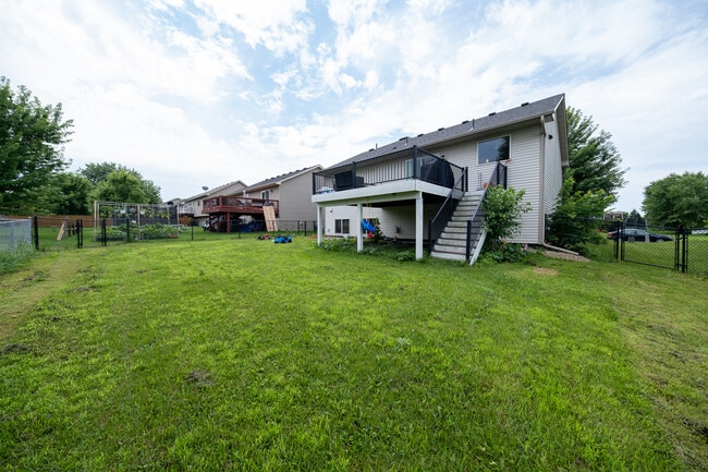 Building Photo - 1635 Breton St