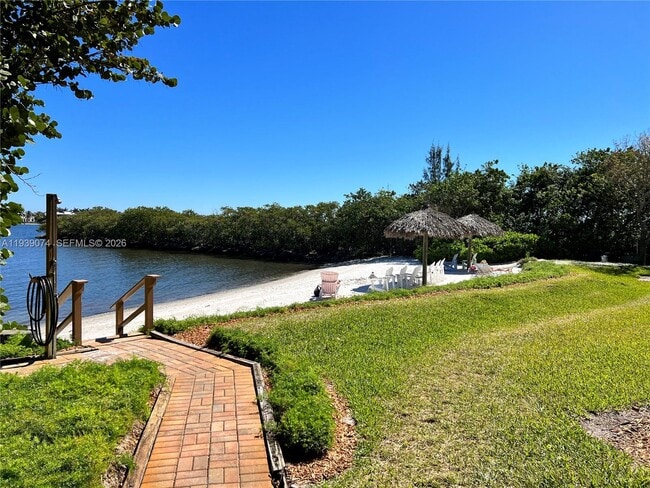 Building Photo - 1000 Scotia Dr