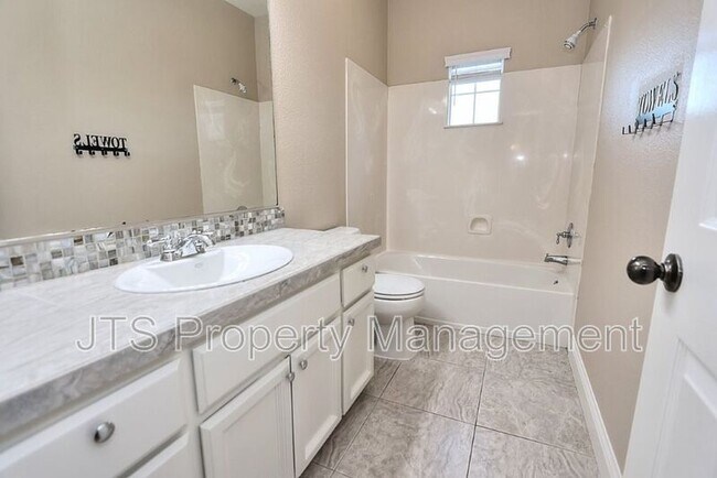 Building Photo - 2040 San Esteban Cir