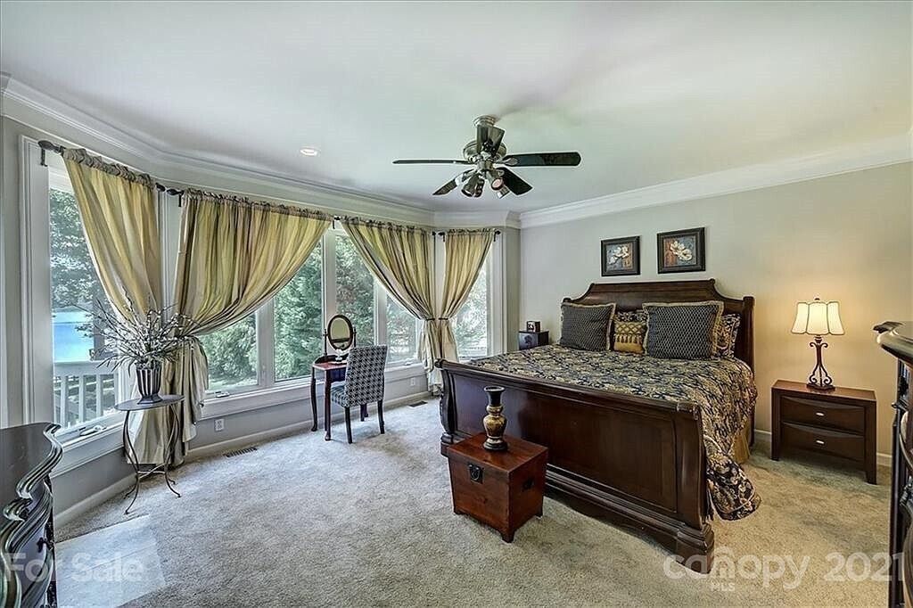 Building Photo - 2427 Mt Isle Harbor Dr