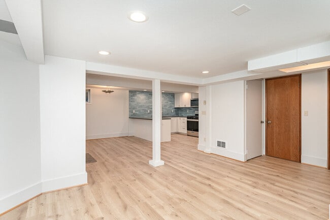 Building Photo - 5523 Woodlawn Ave N
