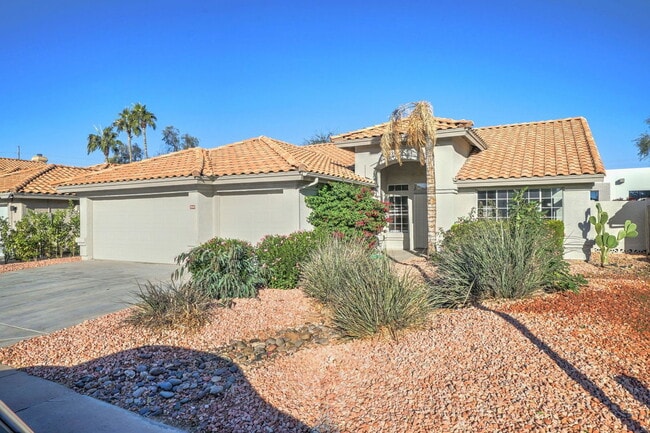 Building Photo - 8940 E Palm Ridge Dr