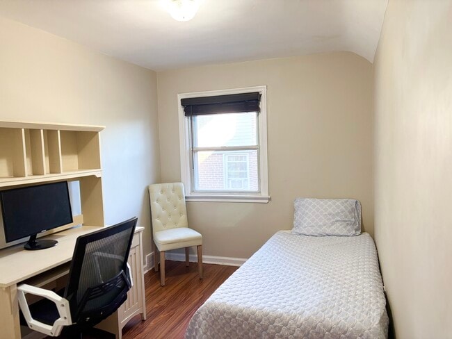 Building Photo - 632 Dutton Cir