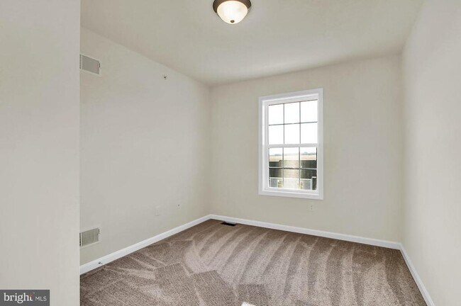 Building Photo - 11 Millrace Ct