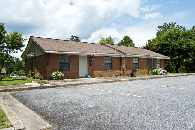 Building Photo - Dawsonville Apartments