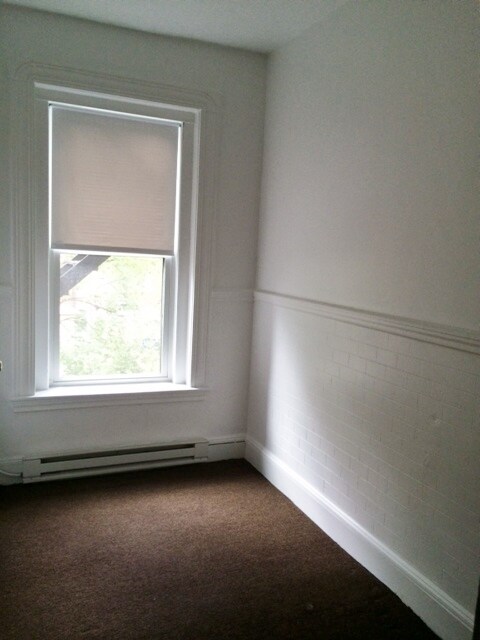 Building Photo - 56 Hawes St