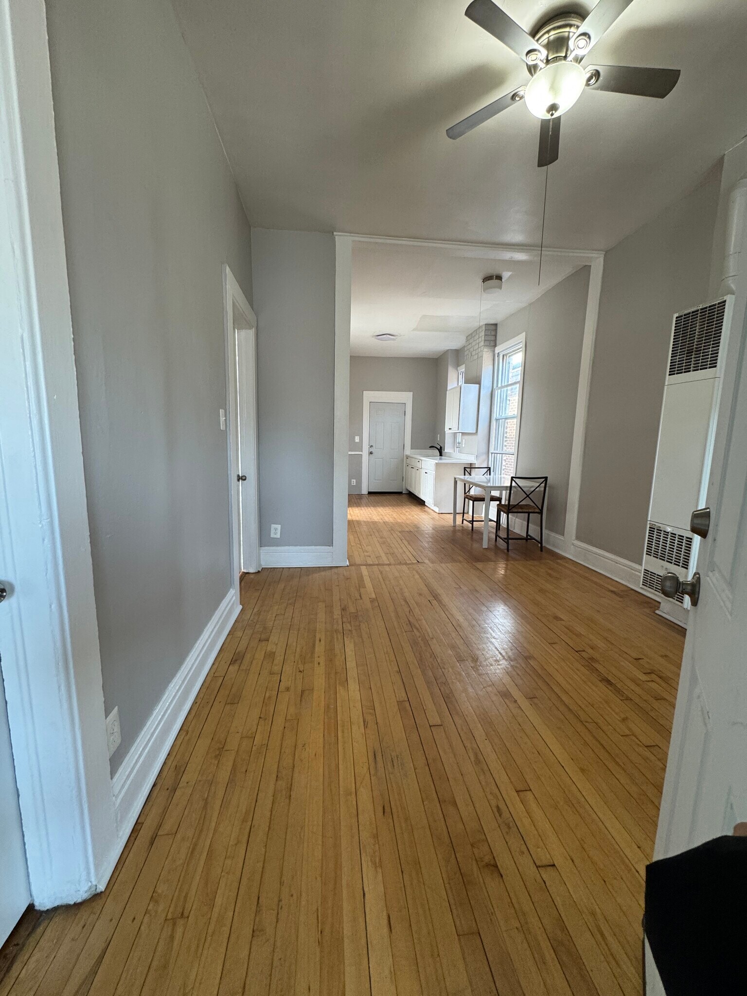 Building Photo - 3353 S Emerald Ave