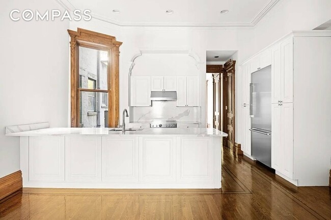 Building Photo - 323 Washington Ave