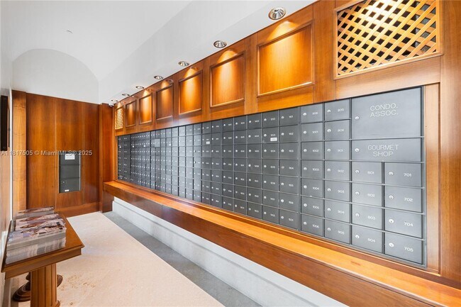 Building Photo - 1643 Brickell Ave
