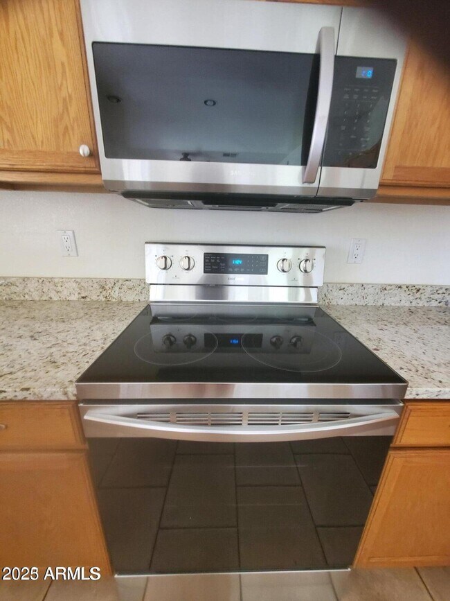 Building Photo - 1853 E Shannon St