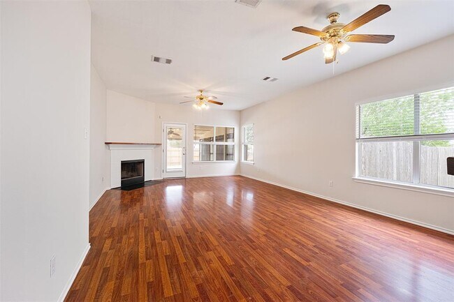 Building Photo - 105 Almquist St