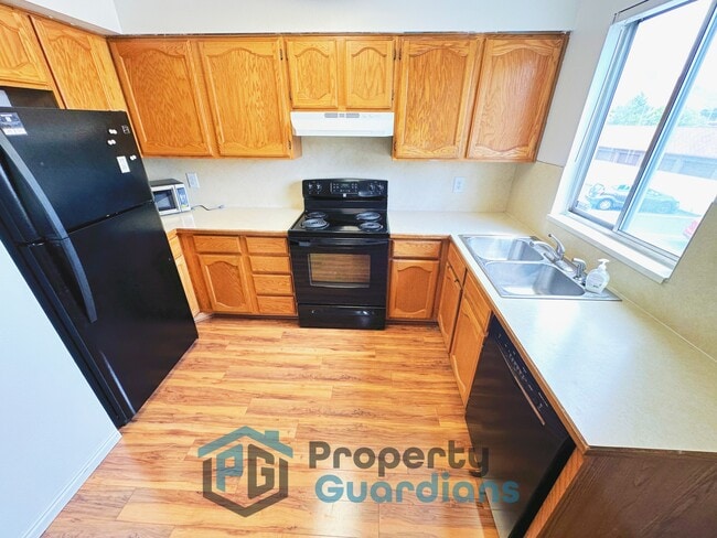 Building Photo - 418 E 500 S