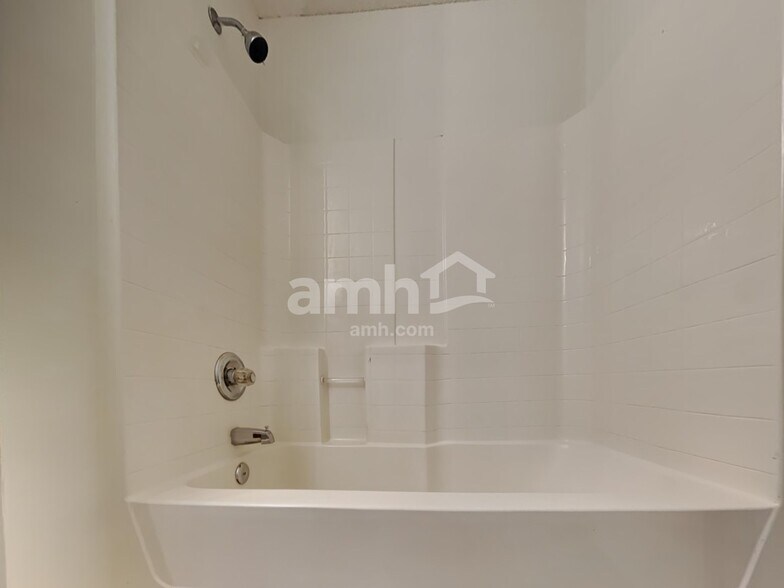 Building Photo - 2737 Taylor Hill Dr