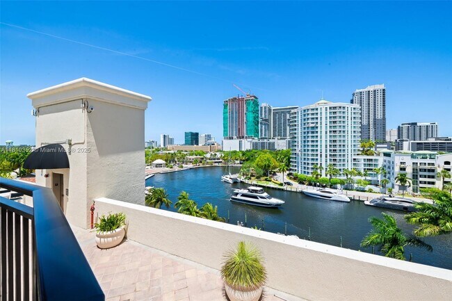Building Photo - 610 W Las Olas Blvd