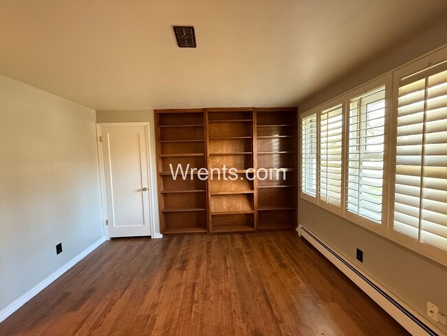 Building Photo - Spacious 6-Bedroom Home with Pool & Multiple Fireplaces – Great Northside Location!