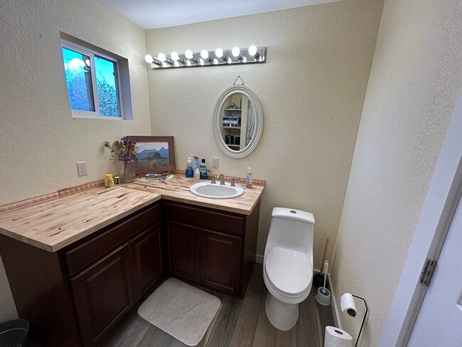 Building Photo - Newer 1 bed/1bath in country setting