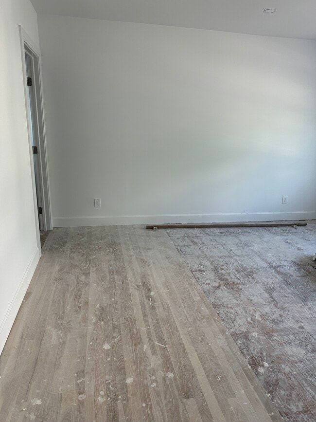 Building Photo - 69 Cos Cob Ave