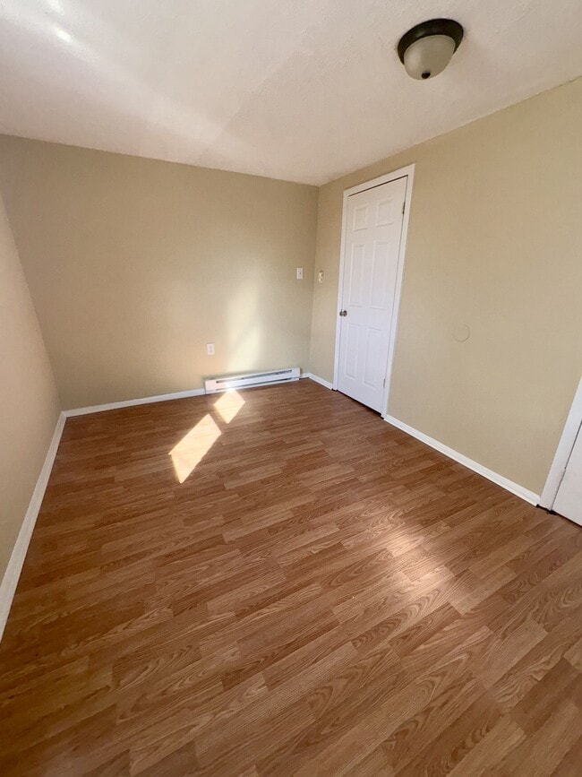 Building Photo - 150 S Sumner Ave