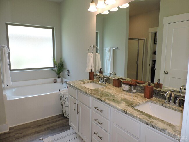 Building Photo - 8823 Airway Dr