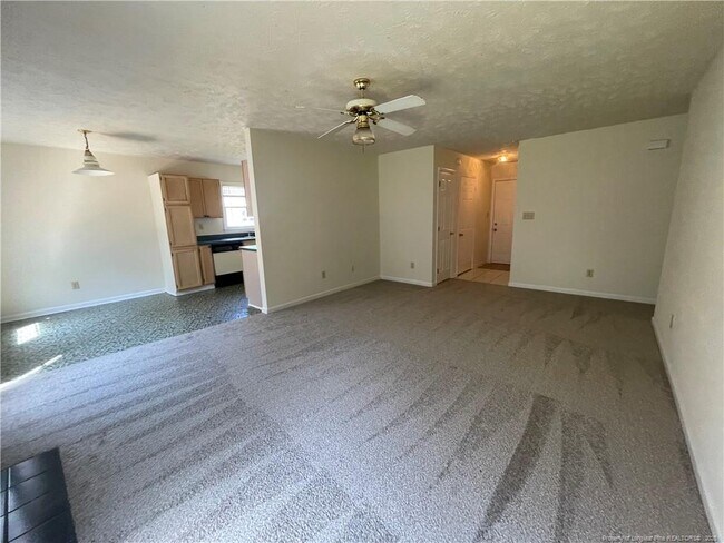 Building Photo - 2150 Skyview Dr