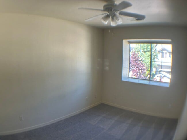 Building Photo - Nice 3 bedroom  with 2 car garage